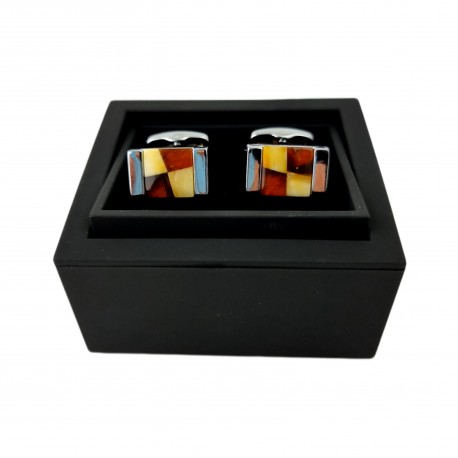 Sąsagos dekoruotos gintaro mozaika